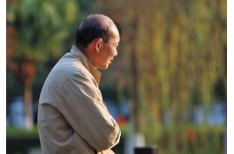 老人萬元被騙，仁杰偵探能否主持公道？