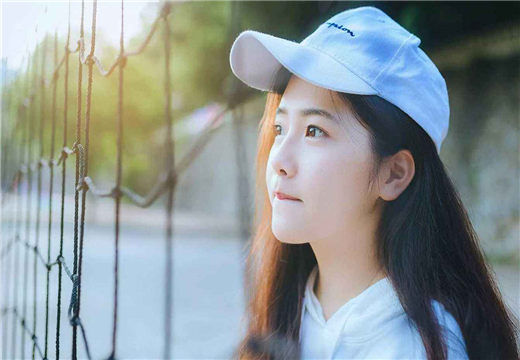 火車上一見(jiàn)鐘情卻意外失聯(lián)，美好愛(ài)情能否再續(xù)前緣?